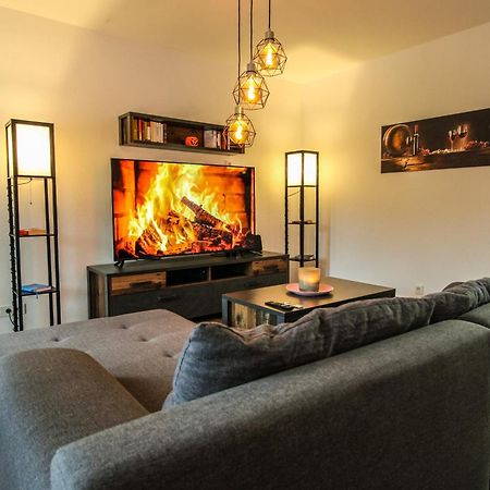 Moderne Fewo Sky Netflix Terrasse Burgblick Boxspringbett Waschtrockner Bullay Εξωτερικό φωτογραφία